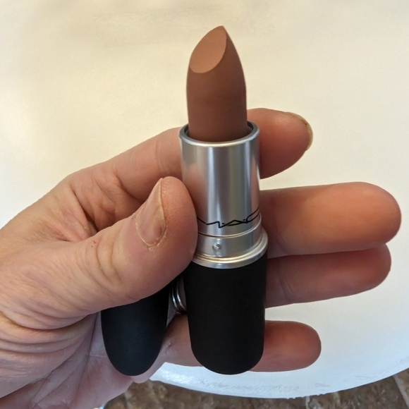M.A.C. lipstick NEW - Picture 1 of 6